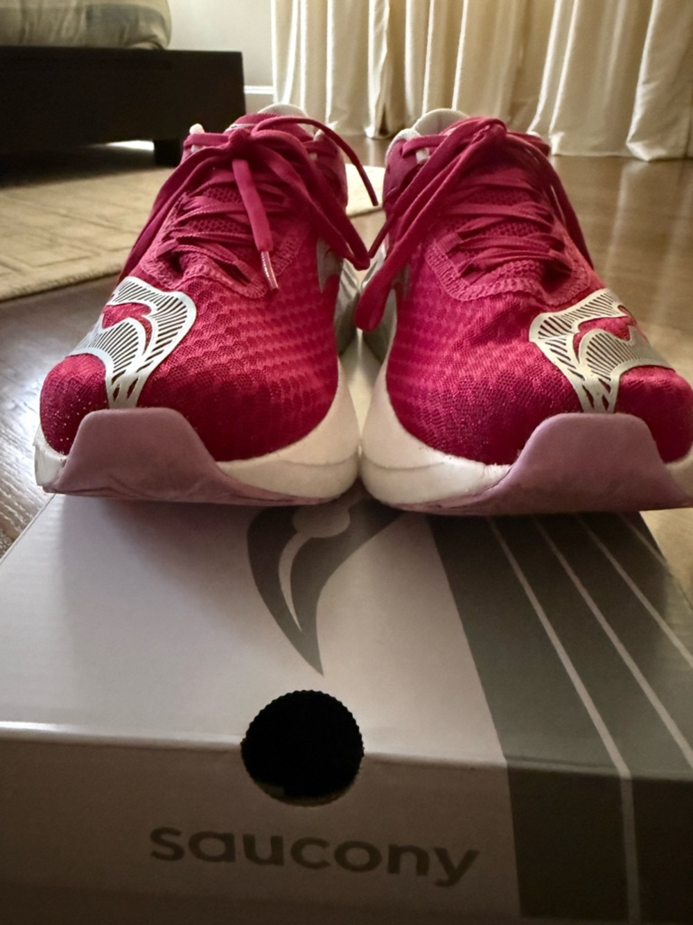 Saucony Women's Magenta Endorphin Pro 4 Running Shoes - Picture 11 of 11